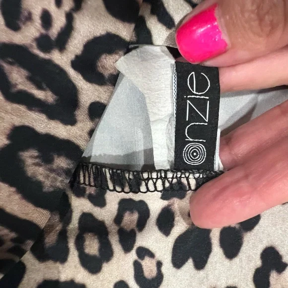 Onzie Leopard Print Fabric - Picture 3 of 4